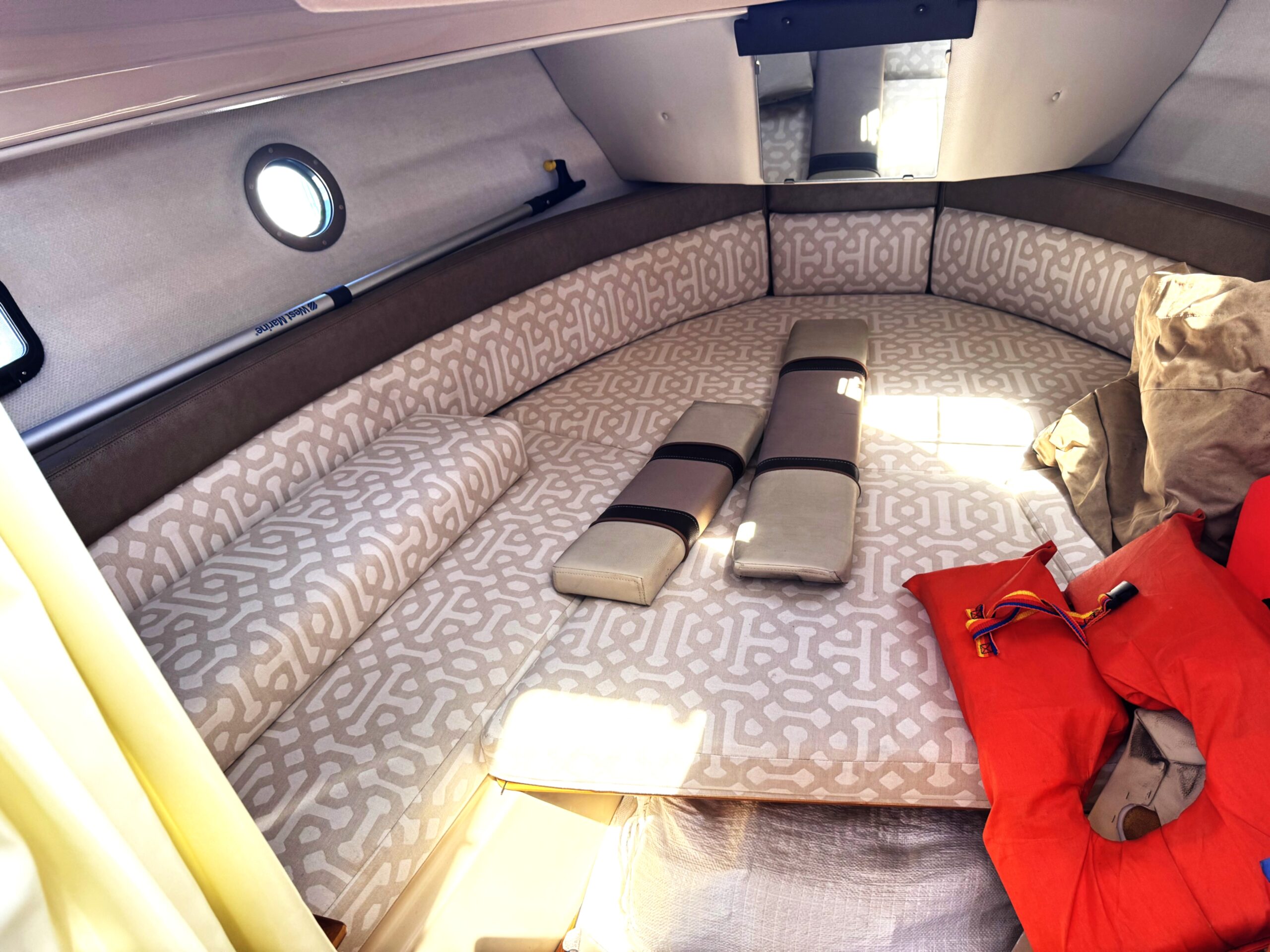 2019 23′ Ranger Tug