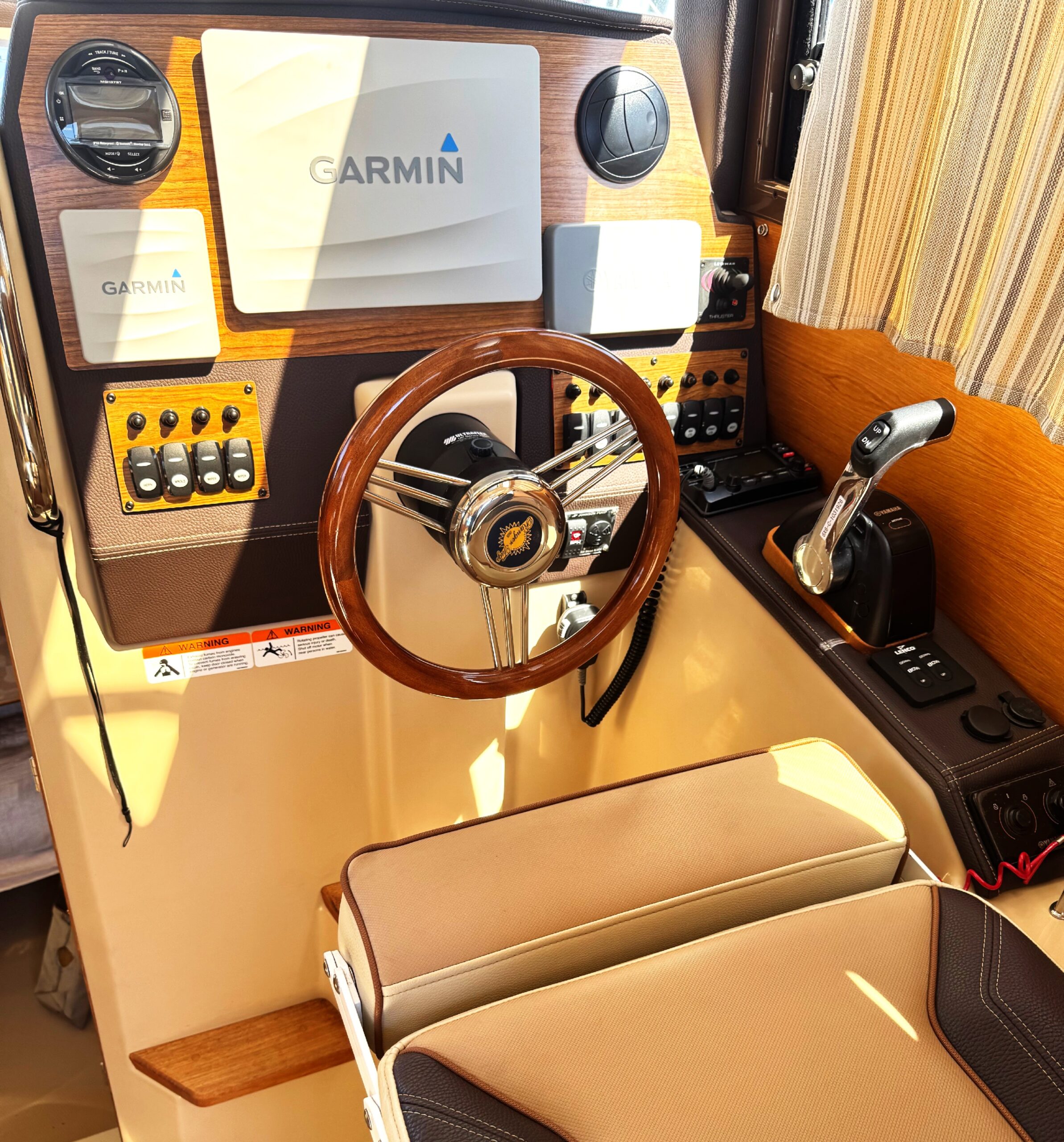 2019 23′ Ranger Tug