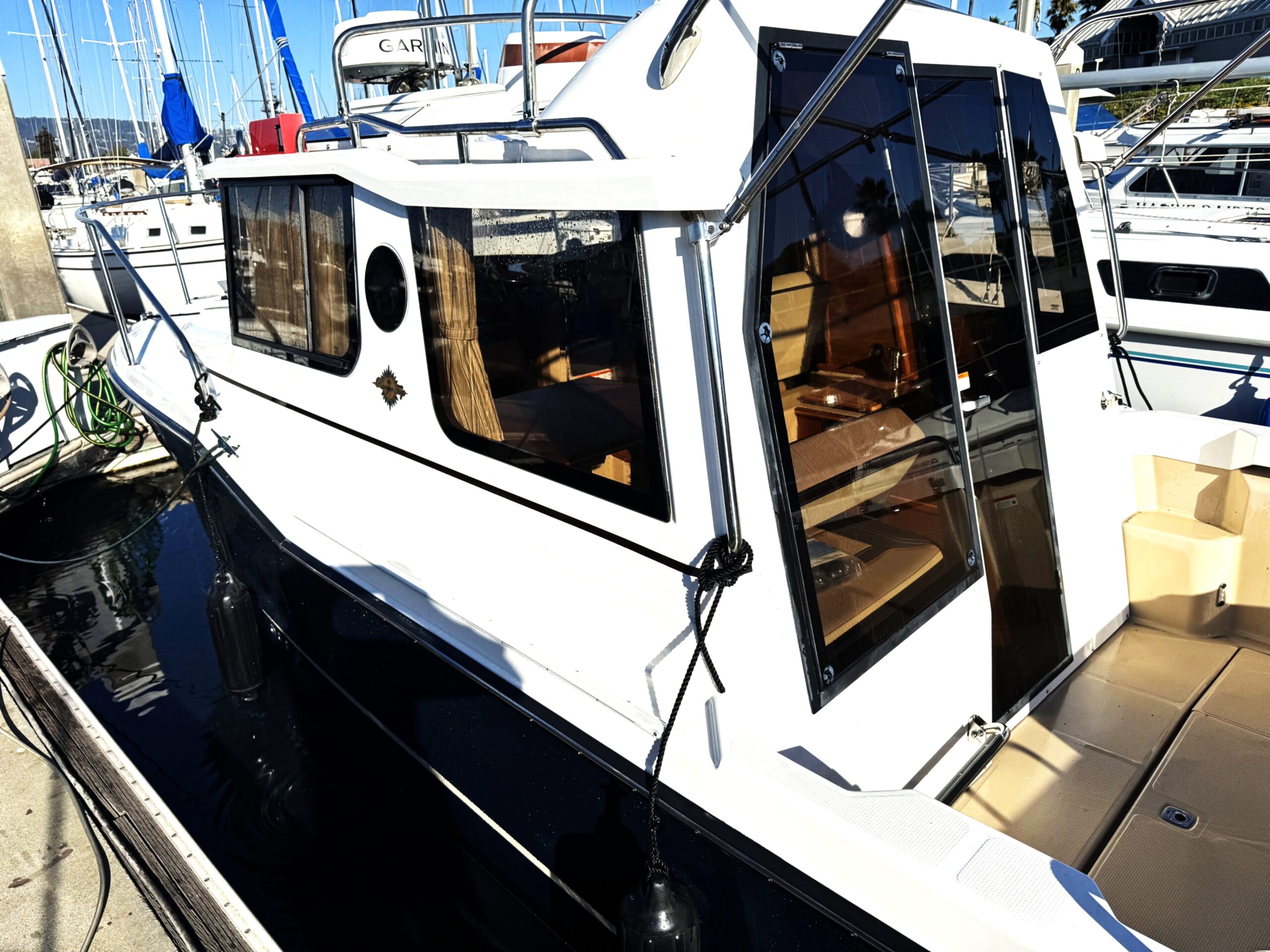 2019 23′ Ranger Tug