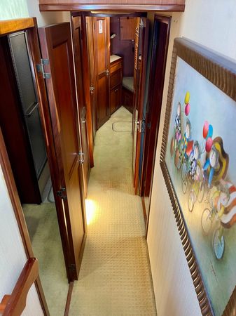 52′ 1986 Hatteras 52 Convertible