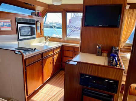 52′ 1986 Hatteras 52 Convertible