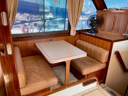 52′ 1986 Hatteras 52 Convertible