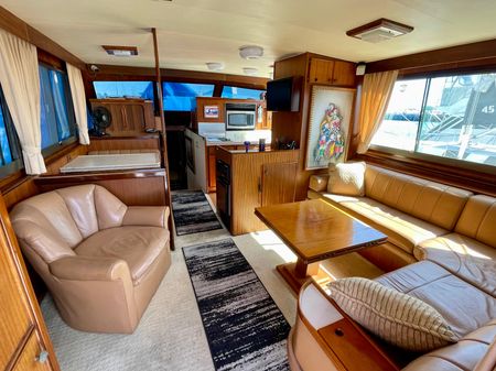 52′ 1986 Hatteras 52 Convertible