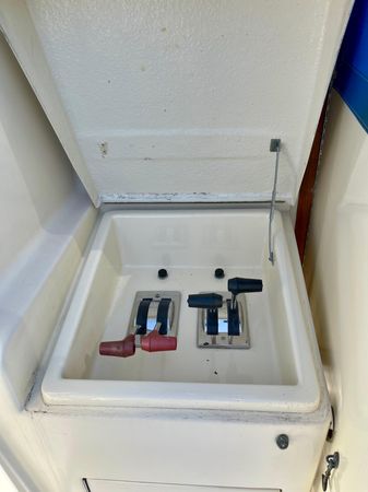 52′ 1986 Hatteras 52 Convertible