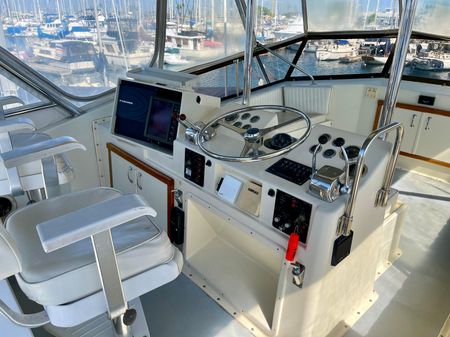 52′ 1986 Hatteras 52 Convertible