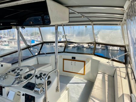 52′ 1986 Hatteras 52 Convertible