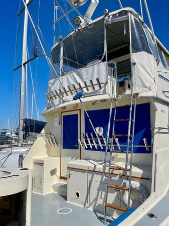 52′ 1986 Hatteras 52 Convertible