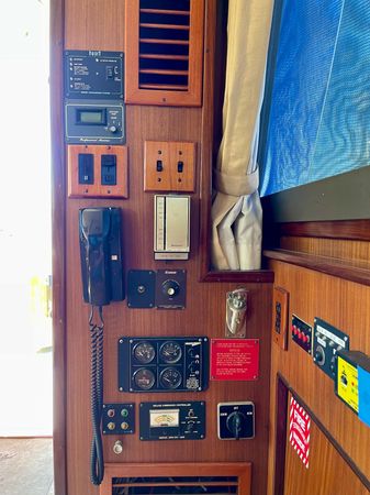 52′ 1986 Hatteras 52 Convertible