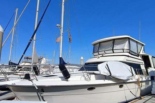 46′ 1988 Vantare 46′ Aft Cabin Wide Body MY