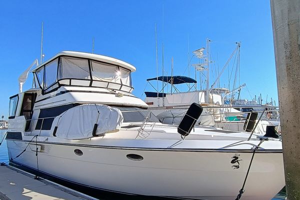 46′ 1988 Vantare 46′ Aft Cabin Wide Body MY