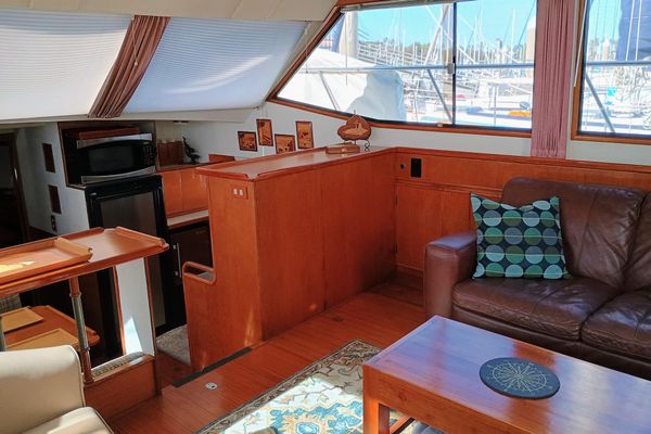46′ 1988 Vantare 46′ Aft Cabin Wide Body MY