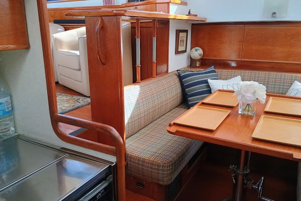 46′ 1988 Vantare 46′ Aft Cabin Wide Body MY