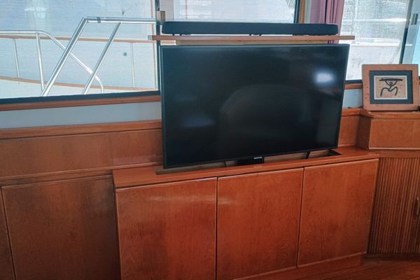 46′ 1988 Vantare 46′ Aft Cabin Wide Body MY