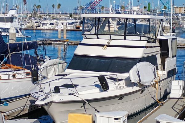 46′ 1988 Vantare 46′ Aft Cabin Wide Body MY