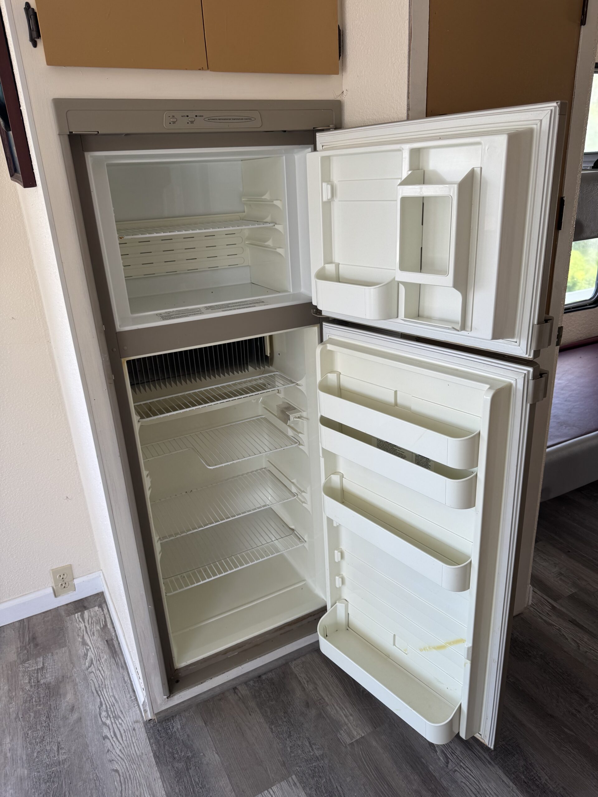 1982 65′ MasterFab Houseboat