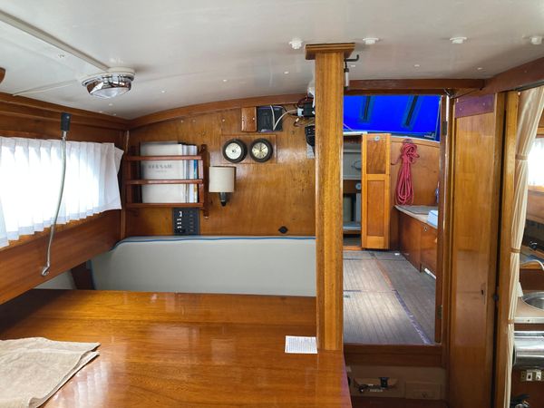 1963 31′ Sumnercraft 31 Motor Sailer