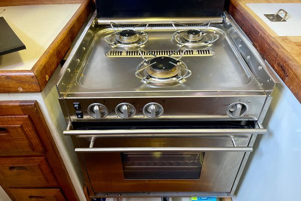 1978 38′ Downeast 38