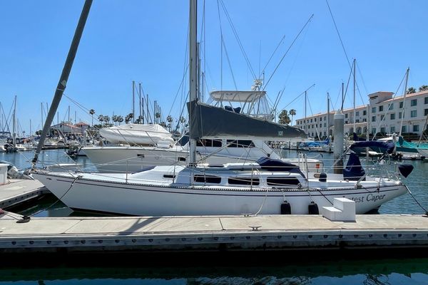 1979 38′ Catalina 38