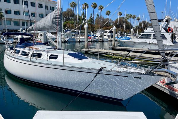 1979 38′ Catalina 38