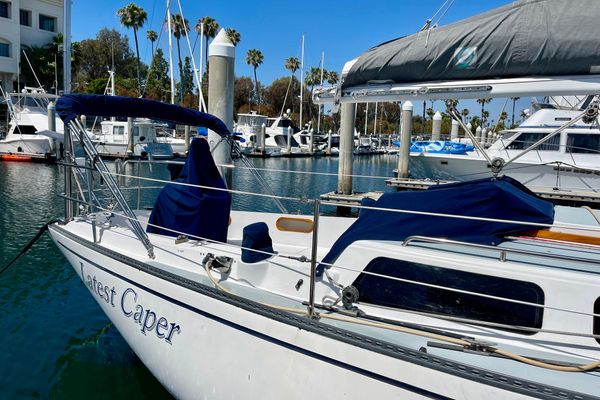 1979 38′ Catalina 38