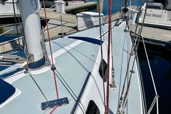 1979 38′ Catalina 38