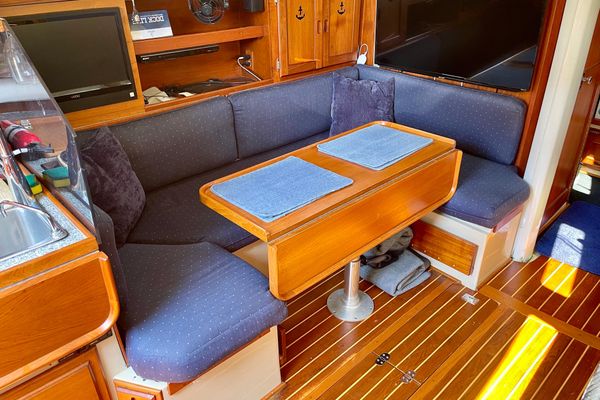1979 38′ Catalina 38