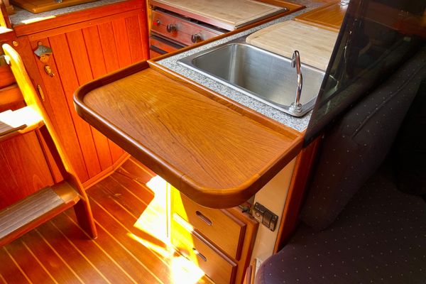 1979 38′ Catalina 38