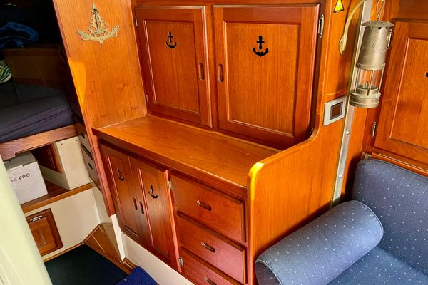 1979 38′ Catalina 38
