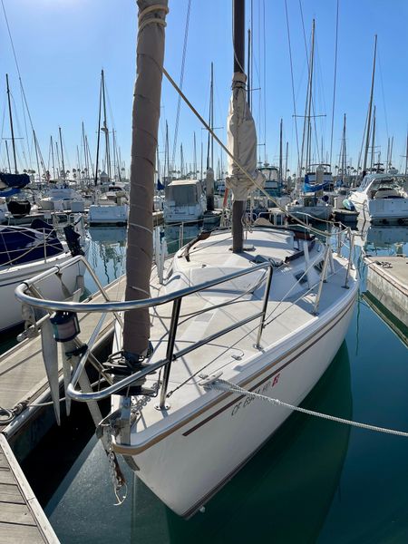 1983 30′ Catalina 30