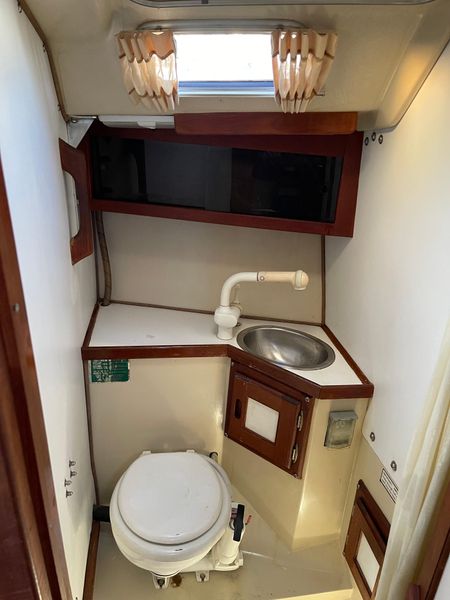 1983 30′ Catalina 30