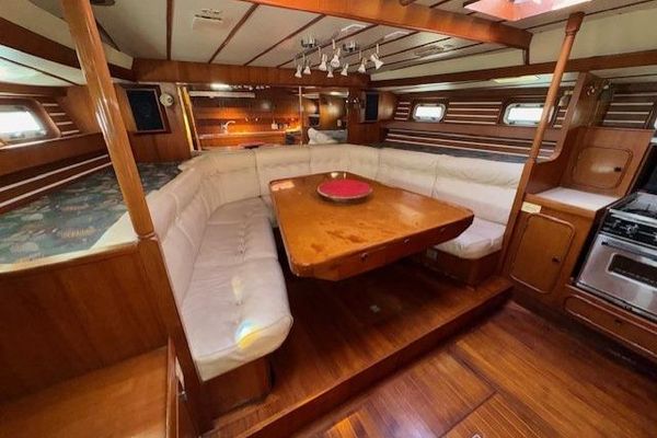 1983 55′ Tayana 55