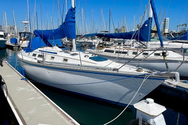 1984 34′ Hunter 34