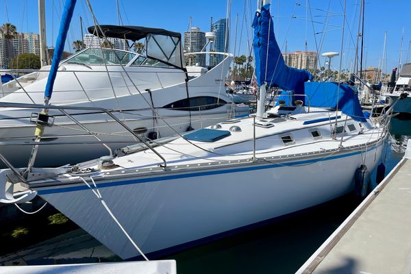 1984 34′ Hunter 34