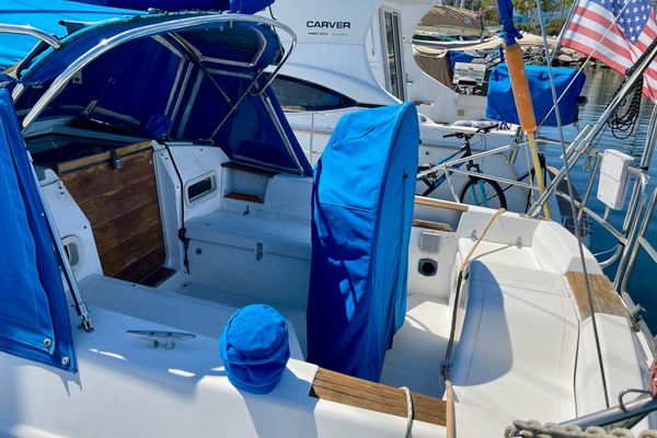 1984 34′ Hunter 34