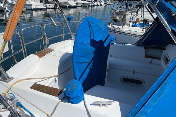 1984 34′ Hunter 34