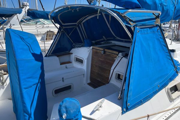 1984 34′ Hunter 34