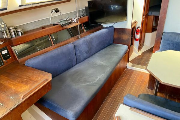 1984 34′ Hunter 34