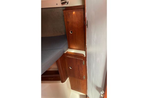 1984 34′ Hunter 34