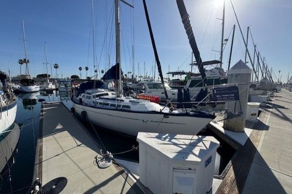 1986 39′ Fairweather Mariner 39