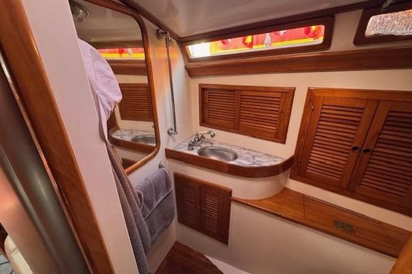 1986 39′ Fairweather Mariner 39