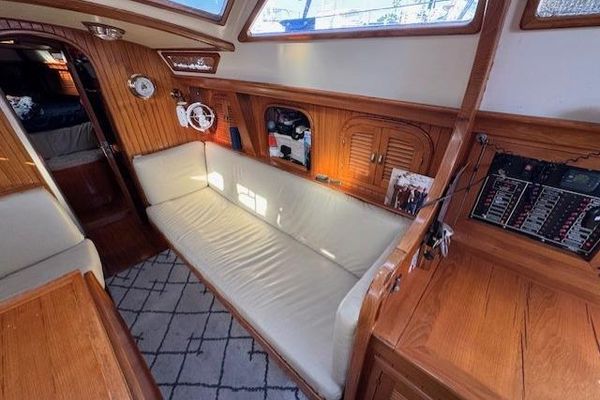 1986 39′ Fairweather Mariner 39
