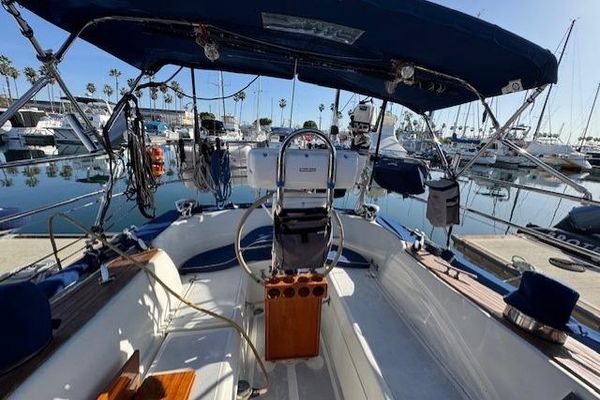 1986 39′ Fairweather Mariner 39