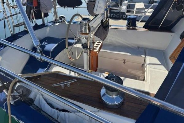 1986 39′ Fairweather Mariner 39