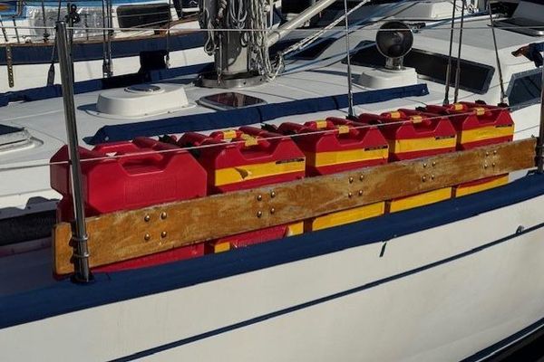 1986 39′ Fairweather Mariner 39
