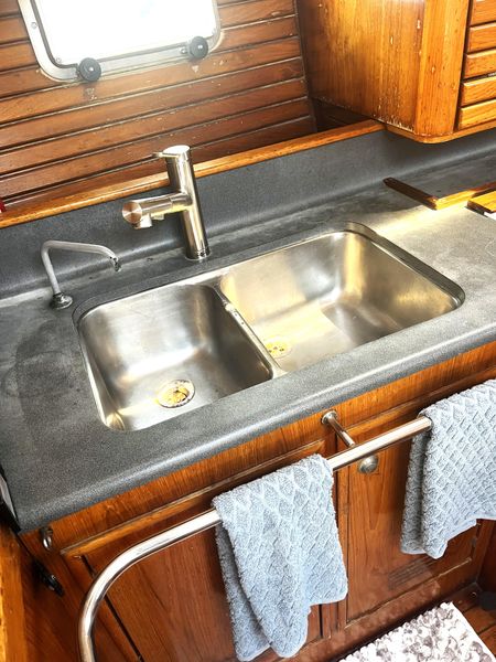 1990 Jeanneau 44′ Sun Magic 44