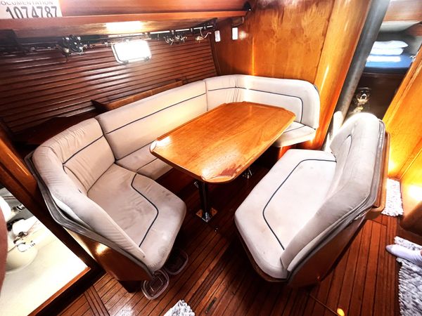 1990 Jeanneau 44′ Sun Magic 44