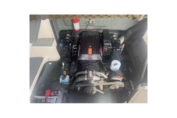 1997 24′ Sea Ray 240 Sundeck