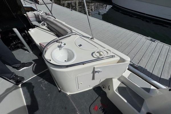 1997 24′ Sea Ray 240 Sundeck