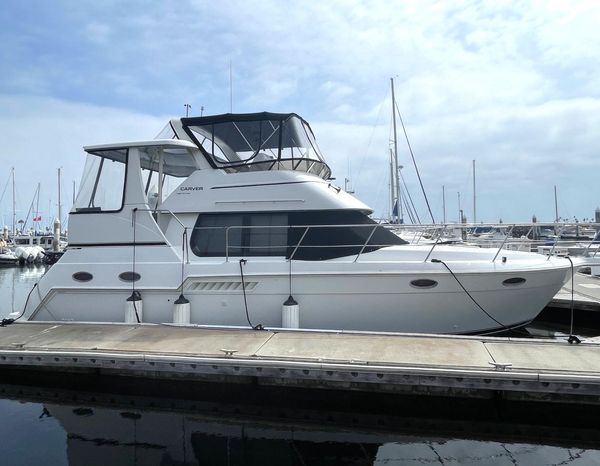 1999 35′ Carver 356 Aft Cabin Motor Yacht