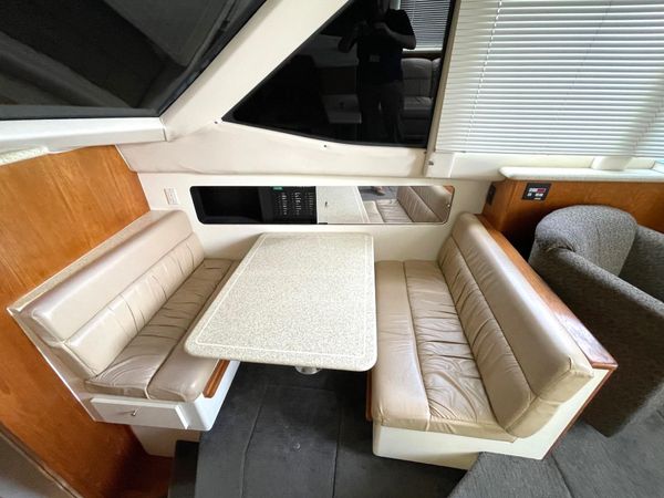 1999 35′ Carver 356 Aft Cabin Motor Yacht